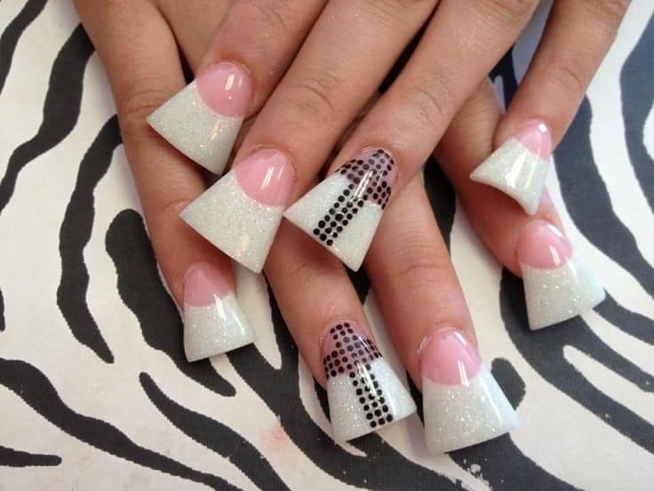 What are flare nails?